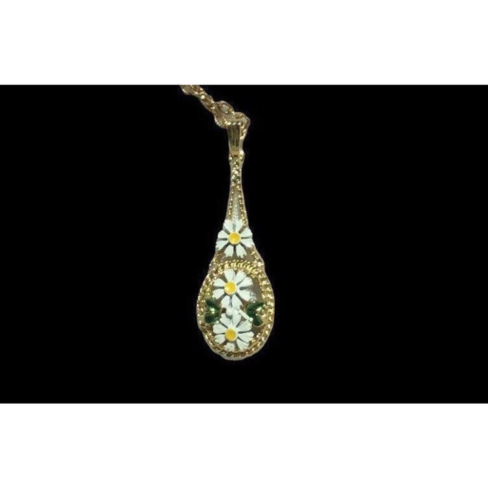Vintage Gold necklace with gold pendant and white enamel daisy‎ flowers